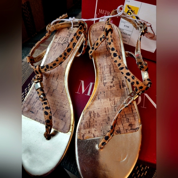 Merona Womens Sandals with little heel - Picture 2 of 3